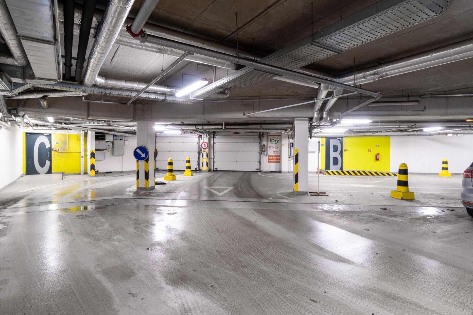 Bnb New Beautiful Apartment In The Center Of Ostrava With Option Garage Parking Exterior photo